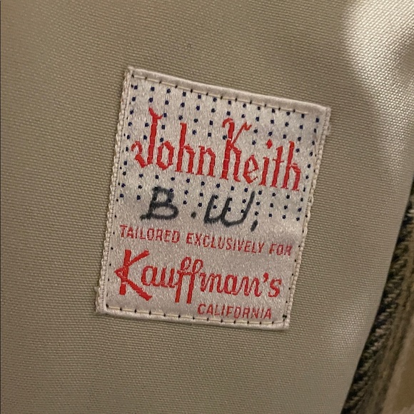 Men's Beige Trench Coat with Plaid Lining - Picture 3 of 12